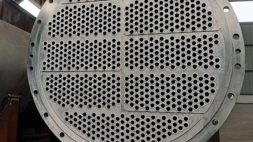 Tube bundle and tubesheet