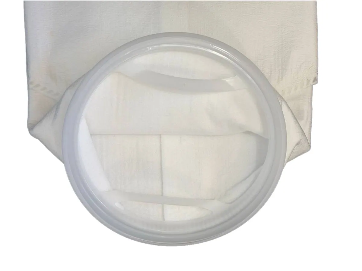 Collar and mesh at the mouth of a monofilament bag