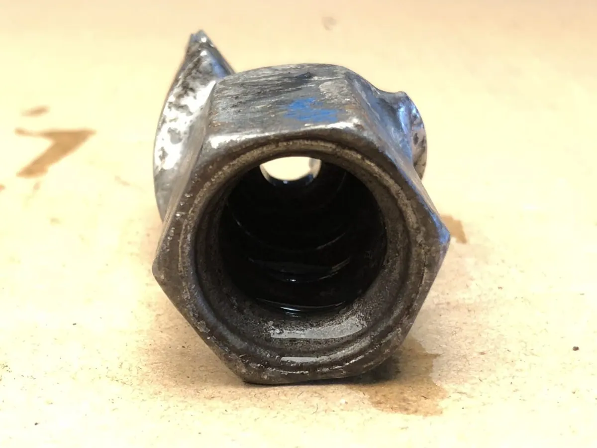 Pick holder bore — before and after ultrasonic cleaning — after the cycle