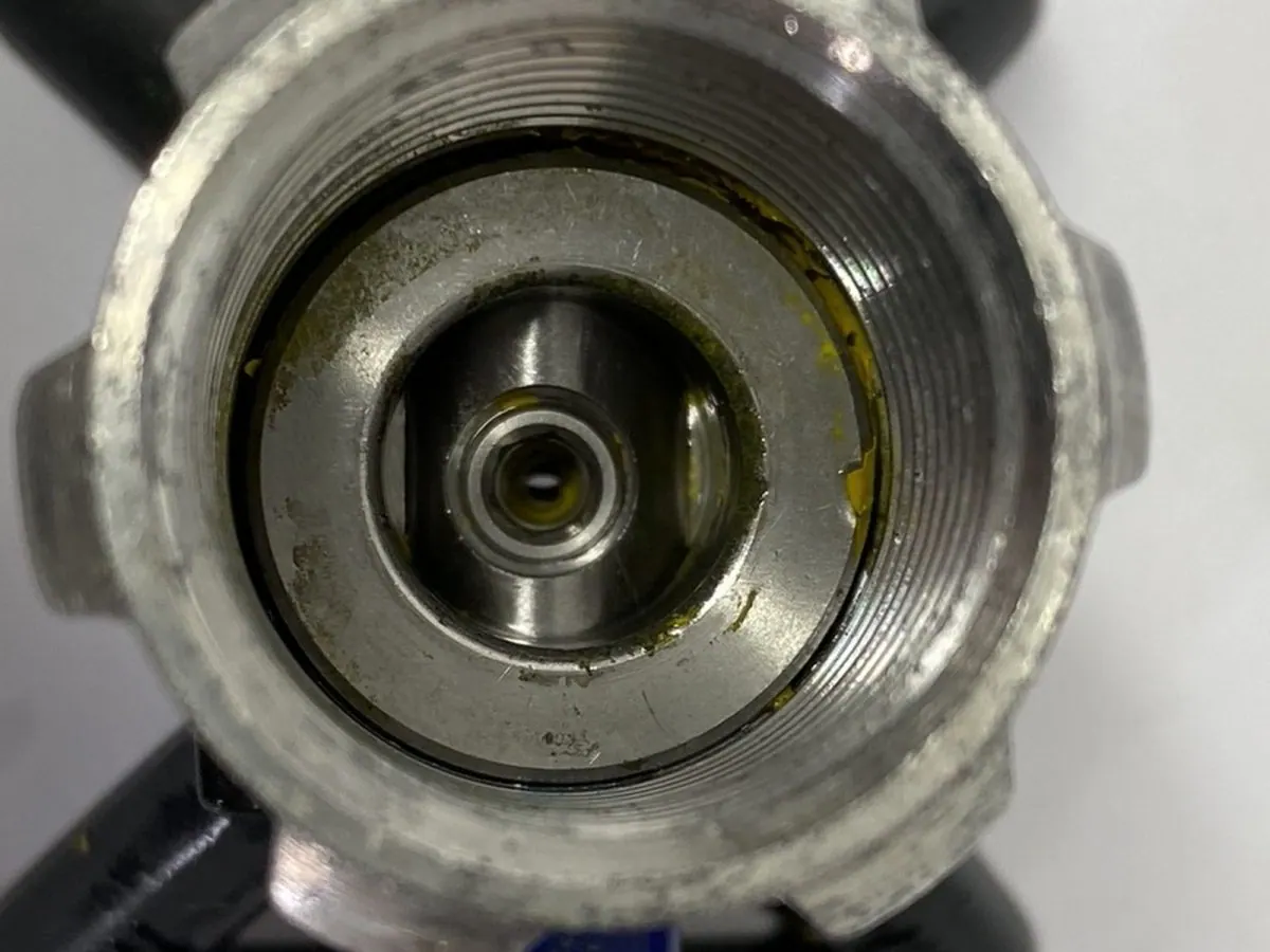 Tip thread and seat — before and after ultrasonic cleaning — after the cycle